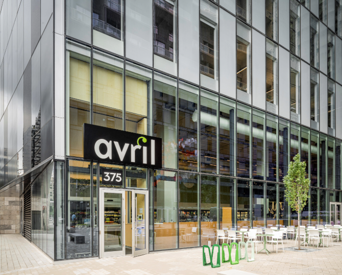 Magasin Avril Montréal Quartier International façade extérieure