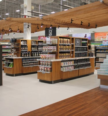 Intérieur du magasin Avril à Sherbrooke